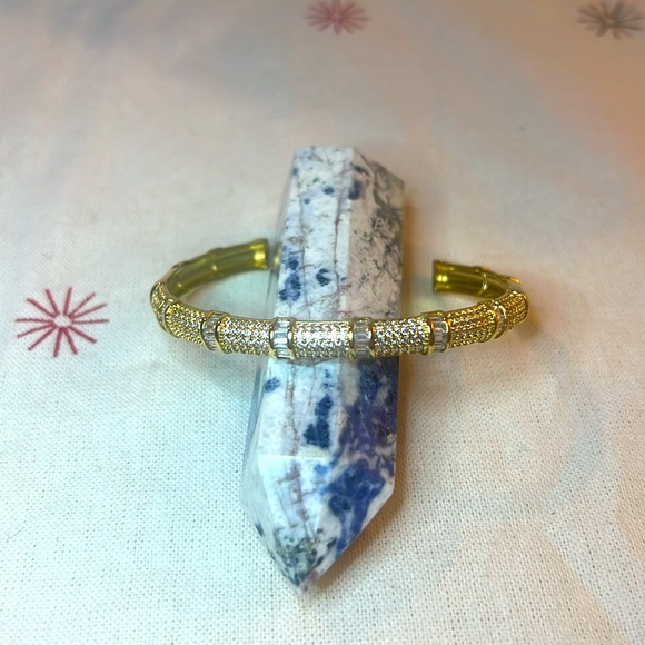 Golden Crystal Bangle Bracelet *NEW* - Picture 5 of 9